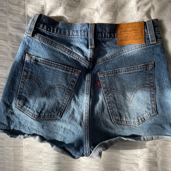 LEVIS Ribcage Short - Picture 3 of 3